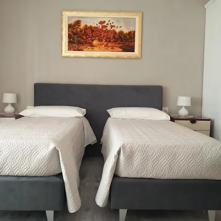 Julia Frühstückspension Crotone